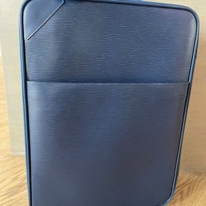 Louis Vuitton Pegase 55 EPI Indigo M23027